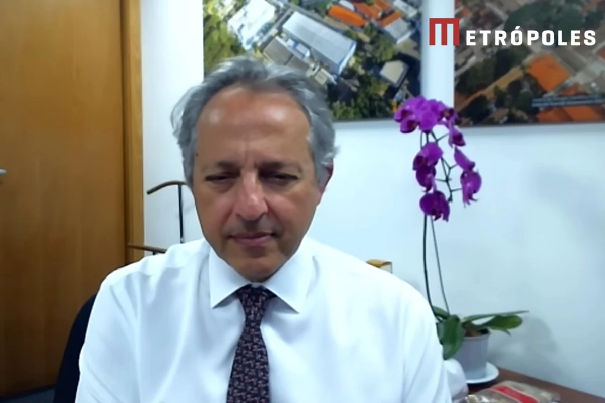 1 de 1 Foto do diretor do Instituto Butantan, Esper Kallás de camisa branca - Metrópoles - Foto...