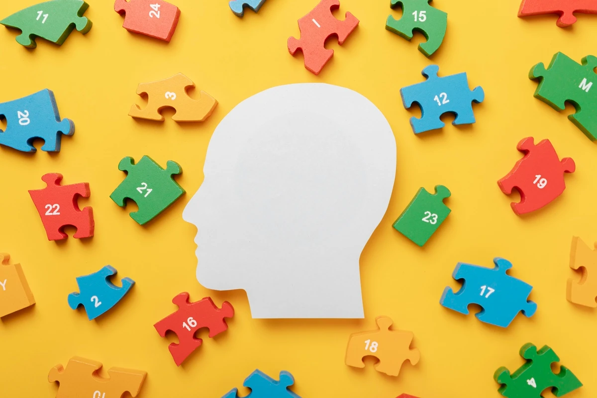 1 de 1 Ilustração de cabeça com peças de quebra-cabeça ao redor - Psiquiatras explicam os pr...