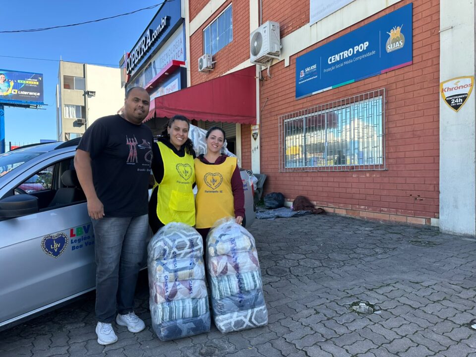 Centro Pop recebe 160 cobertores da LBV para atendimento a pessoas em situação de rua – Prefe...