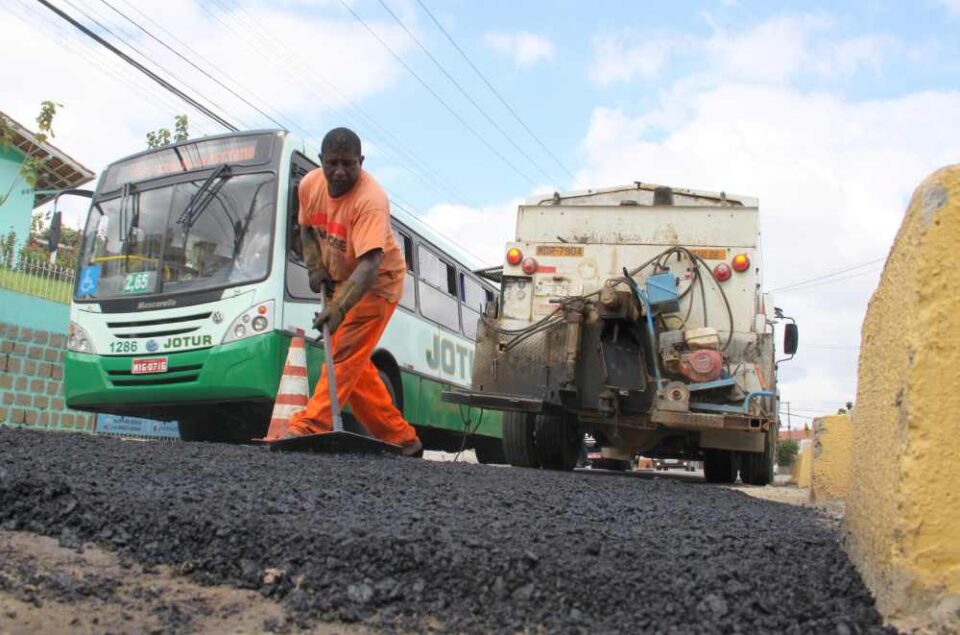 Mesmo com período de chuvas, Prefeitura intensifica operação tapa-buracos em São José – Pr...