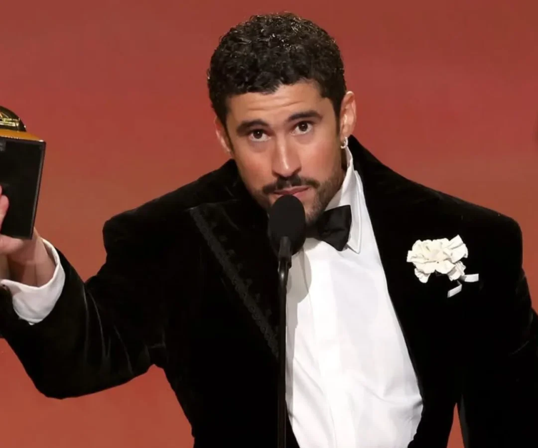 Bad Bunny canta no Super Bowl | Foto: @grammys | Redes Sociais