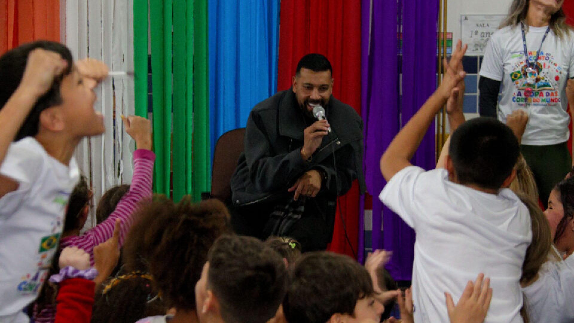 Ex-jogador da seleção brasileira inspira estudantes em projeto pedagógico no CEM São Luiz –...