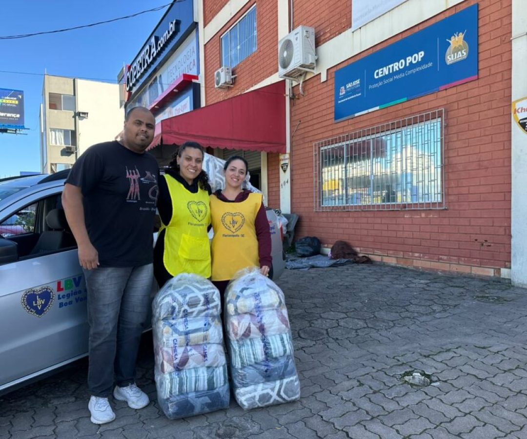 Centro Pop recebe 160 cobertores da LBV para atendimento a pessoas em situação de rua – Prefe...