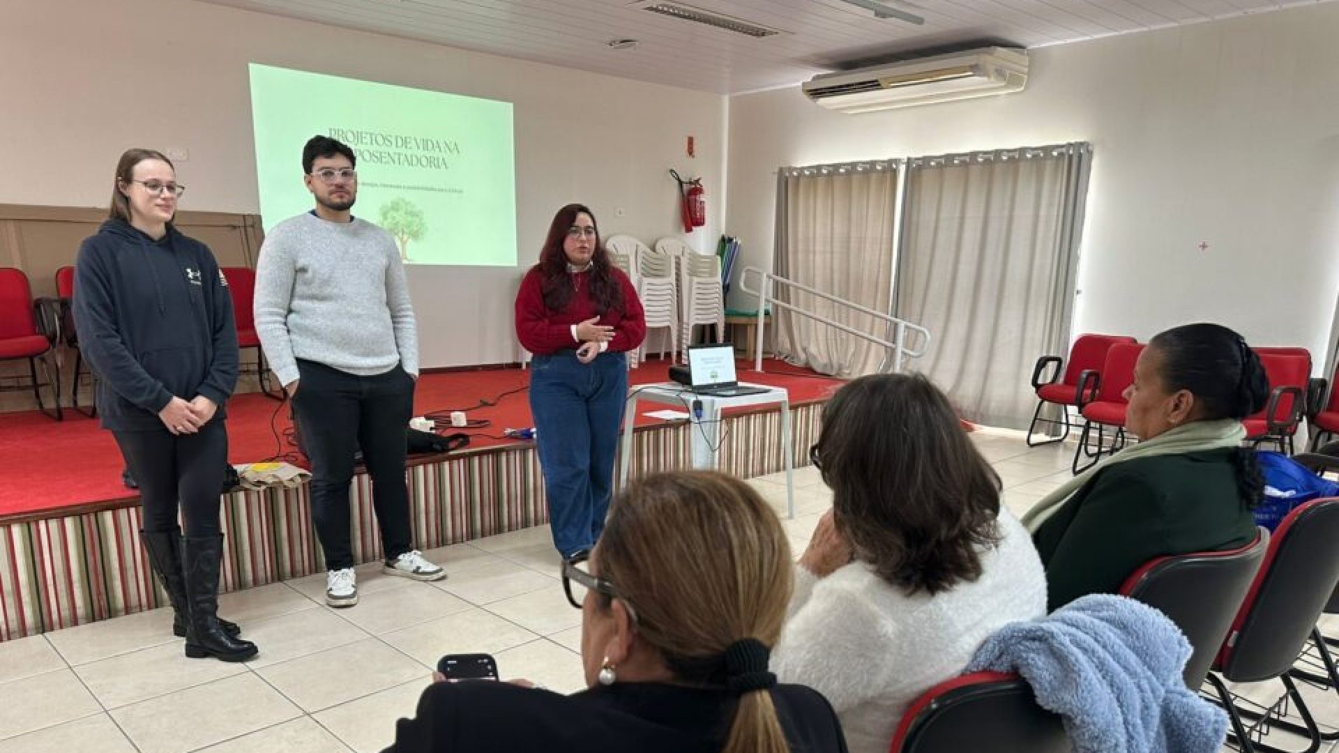 Ciclo de palestras incentiva planejamento e novos projetos para a aposentadoria em São José –...