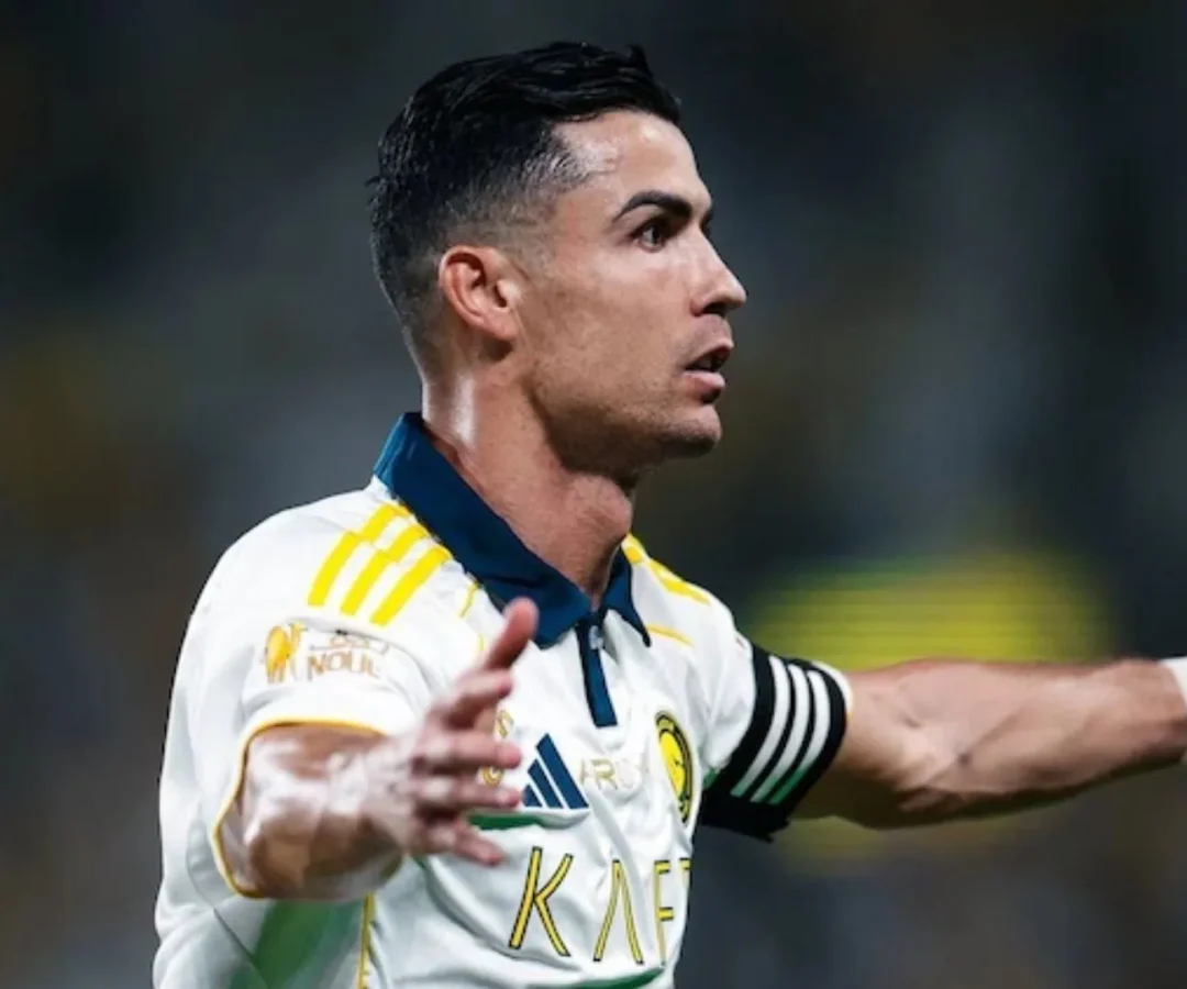 Cristiano Ronaldo marca dois gols e Al-Nassr conquista título saudita.| Foto: Reprodução SBT S...