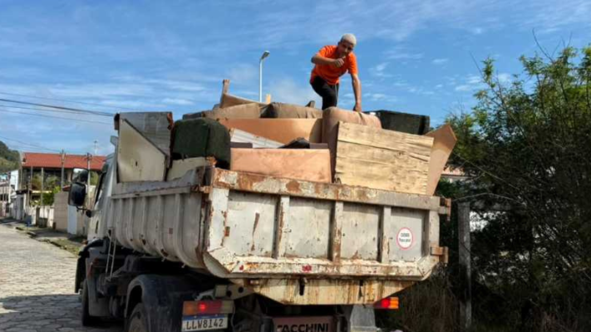 São José recolhe quase 4,5 mil toneladas de móveis e eletrodomésticos descartados irregularme...