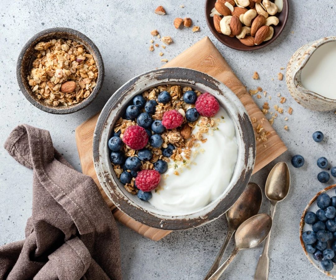 1 de 1 Tigela de iogurte com granola - Médico explica quais são os melhores probióticos para o...