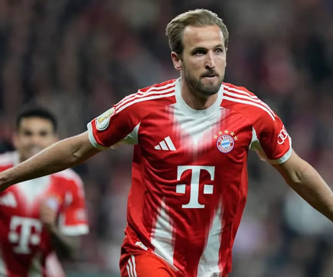 Harry Kane conquista a Chuteira de Ouro da Europa.| Foto: Divulgação/FC Bayern/Reprodução SBT...