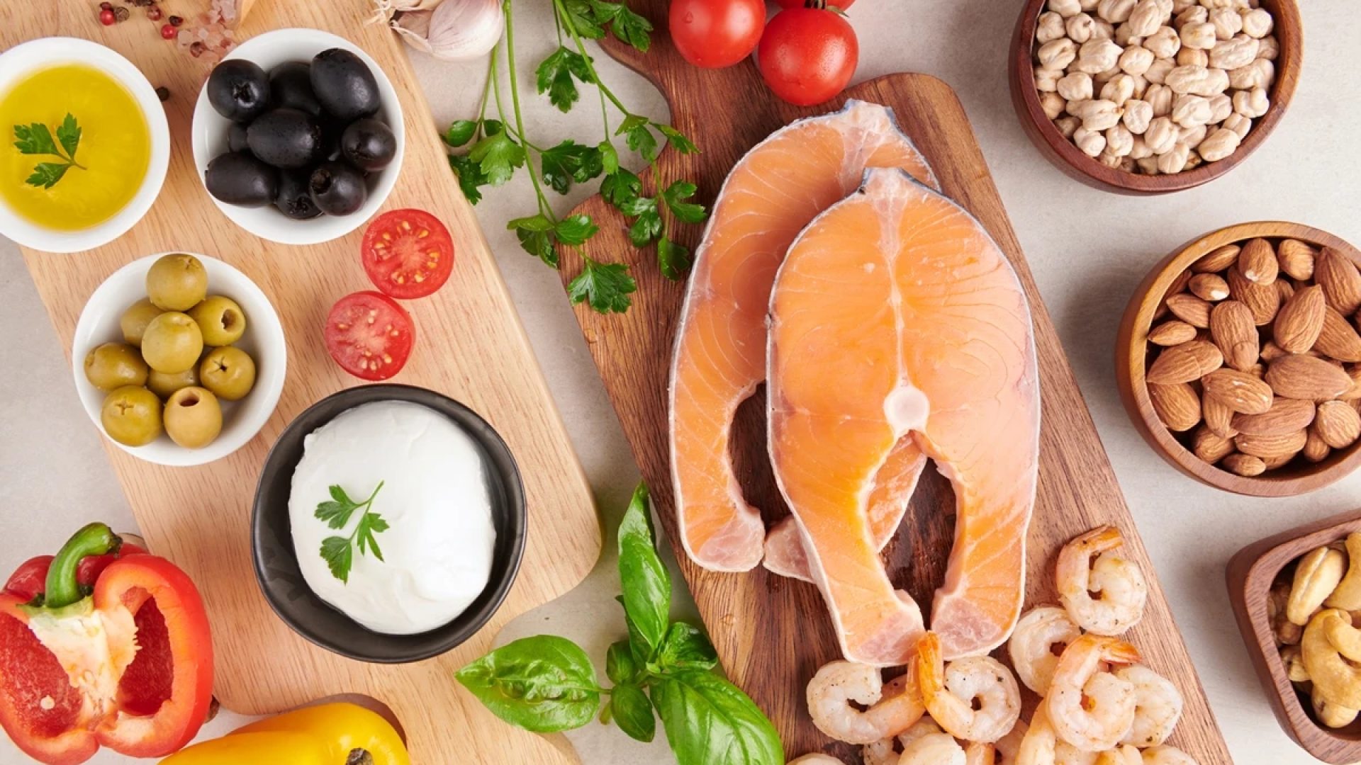 1 de 1 conceito de alimentação equilibrada. dieta mediterrânea vista superior plano nutrição...