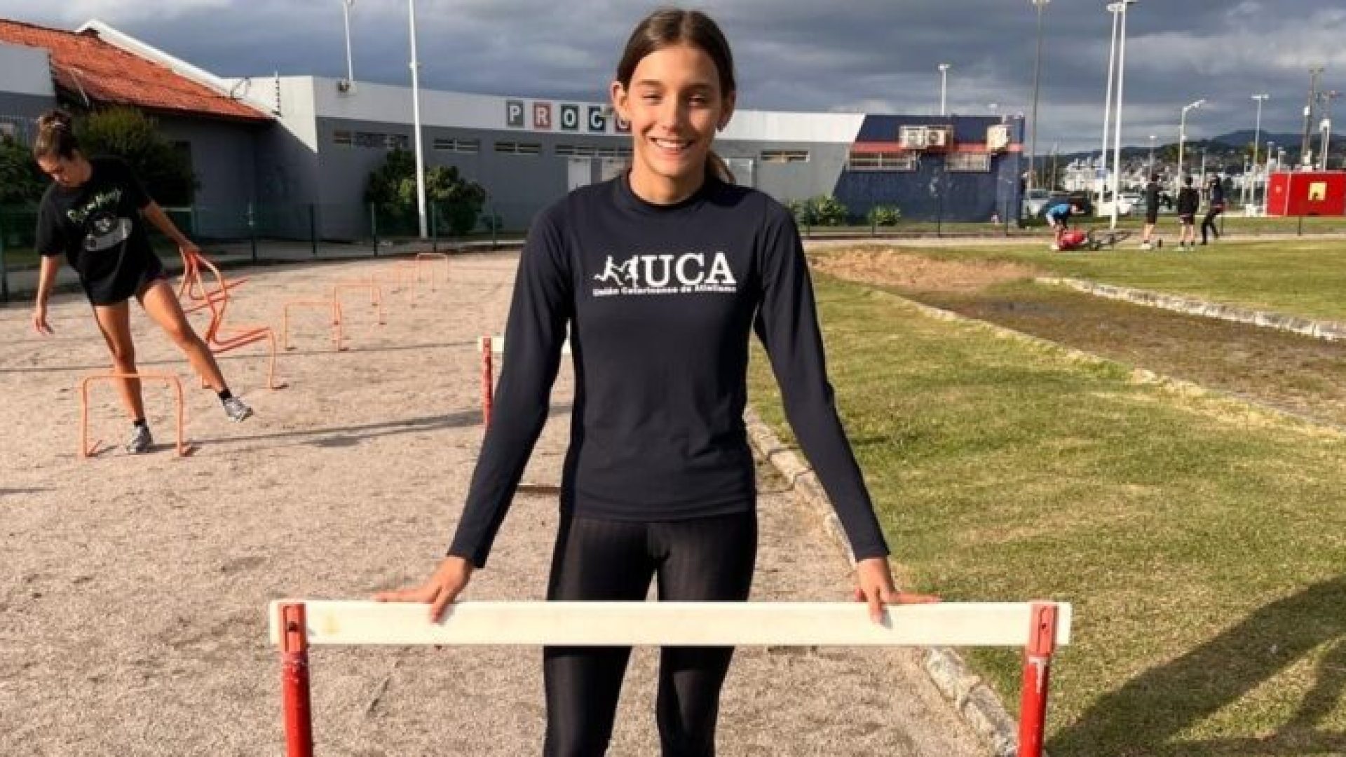 Fenômeno do atletismo catarinense, Maria Clara busca patrocínio para impulsionar sonho olímpic...