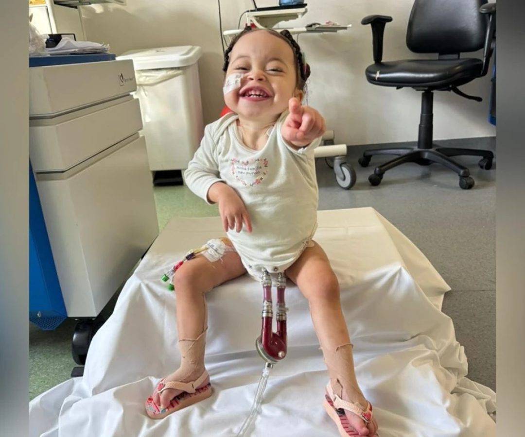 1 de 1 Bebê Eloah Peixoto sobrevive com coração mecânico enquanto aguarda transplante. Metró...