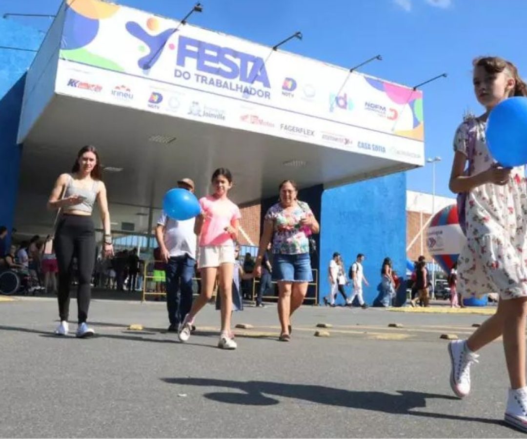 Festa do Trabalhador em Joinville deve reunir mais de 70 mil pessoas com serviços gratuitos e sh...