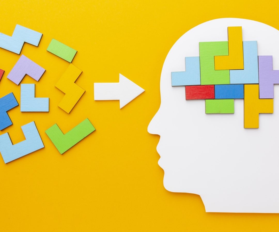 1 de 1 Ilustração colorida com fundo amarelo de formas geométricas bafunçadas e organizadas d...